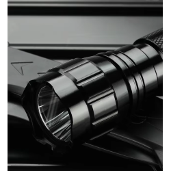 ACM Lampe de Poche 300Lumens Métal 13X3cm + Chargeur USB 18650